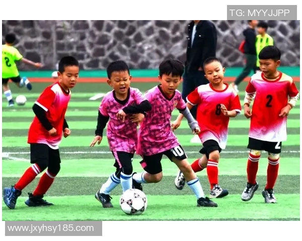 激情四溢的足球赛场瞬间捕捉精彩时刻与运动员的拼搏精神